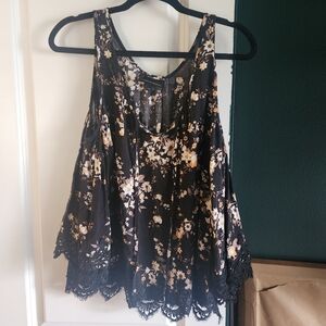 I Jeans By Buffalo size L floral black top